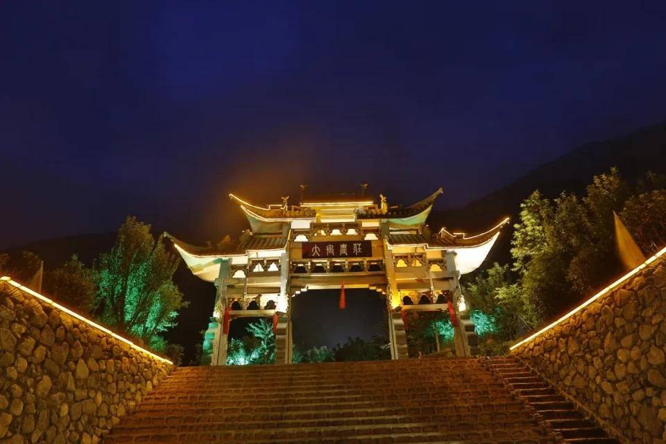 栖息六月盛景中,我在无忧城等你!