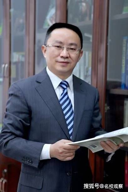 大学三位教授荣登《中国哲学社会科学最有影响力学者排行榜》_四川省