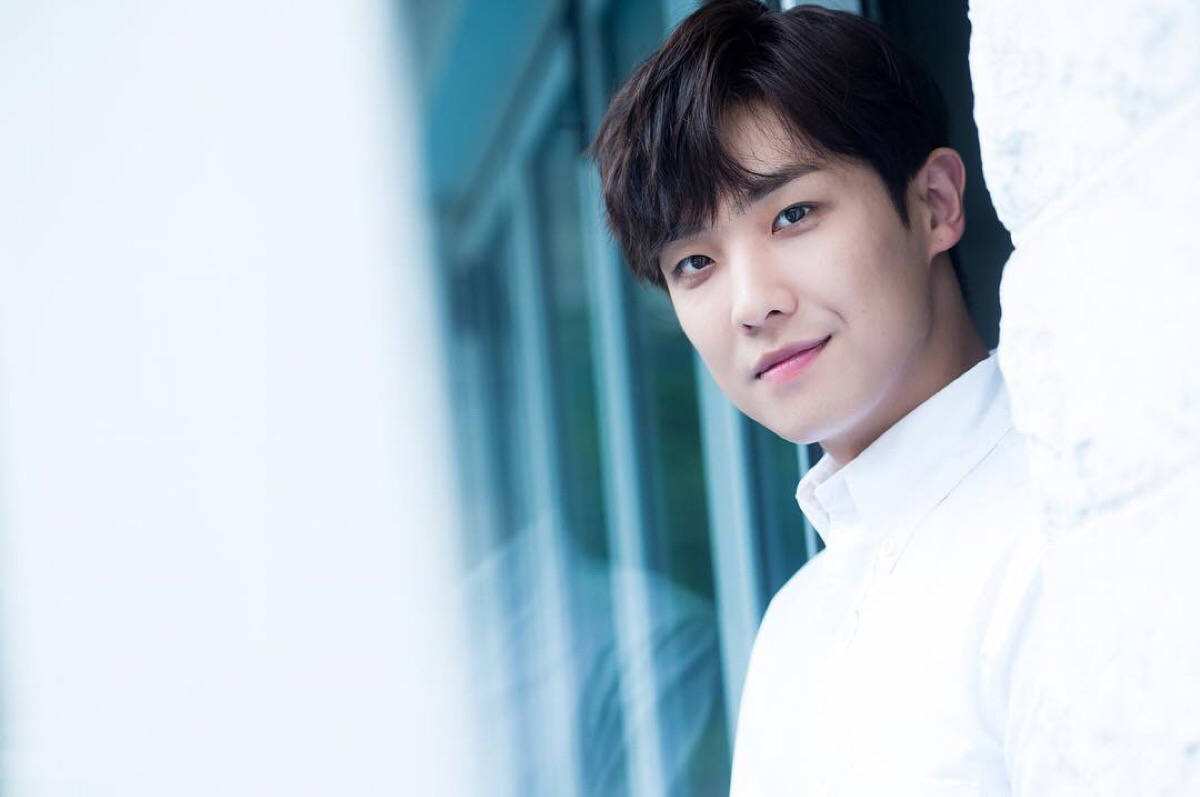 但李准就读的专业是舞蹈系现代舞(拍剧中退),韩国歌手,演员,原男子