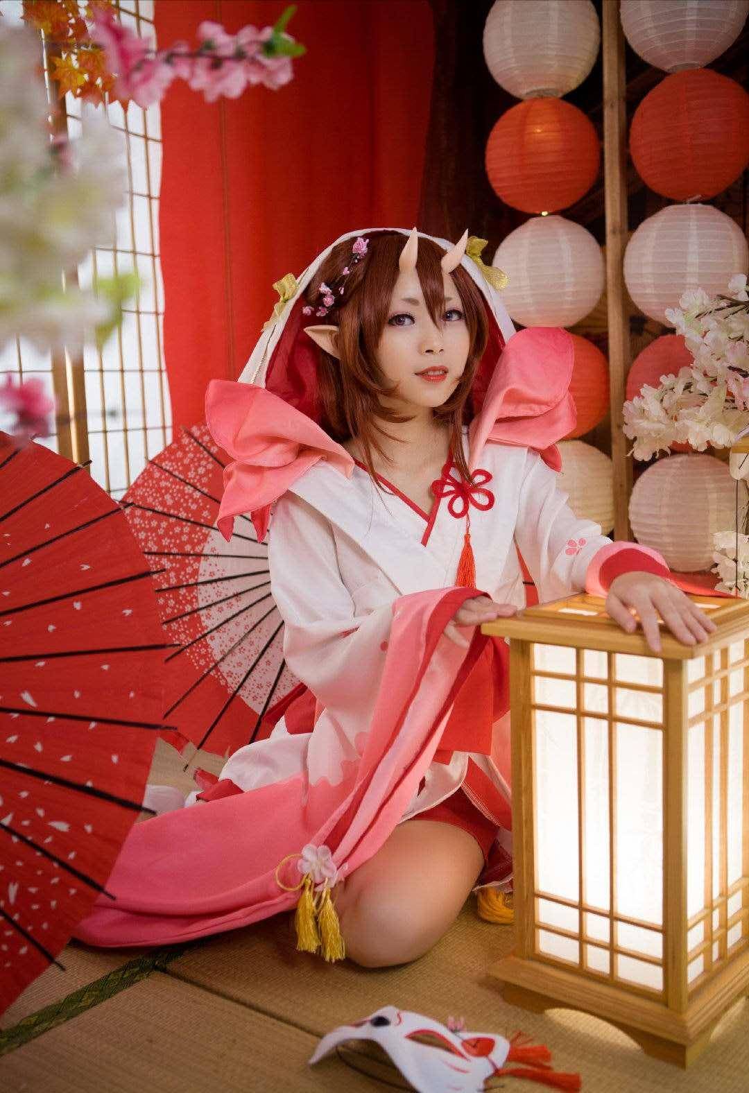 阴阳师桃花妖cos发髻盘绕桃花小角搭配精灵耳娇俏灵动