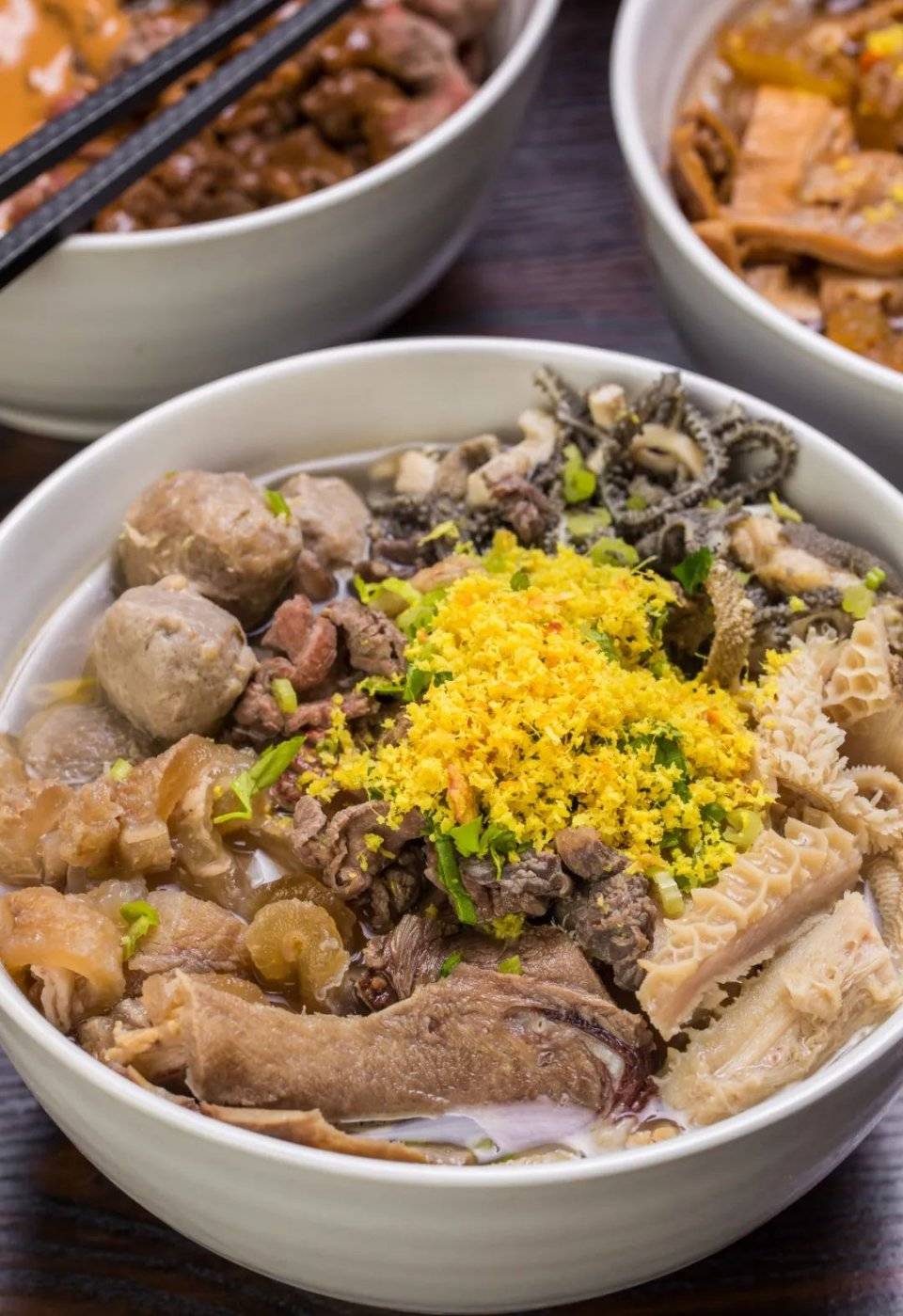 潮州朋友拍了拍我,带我吃牛杂火锅