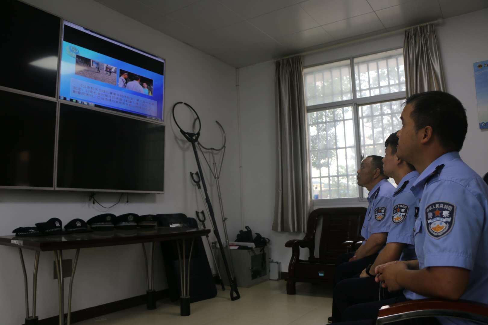 怀铁公安低庄站派出所扎实开展"法制大练兵"_办案