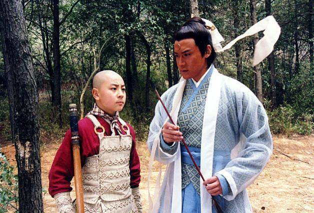 陆毅在《少年包青天2》中饰演包拯,可惜因为之前周杰饰演的"前任"包公