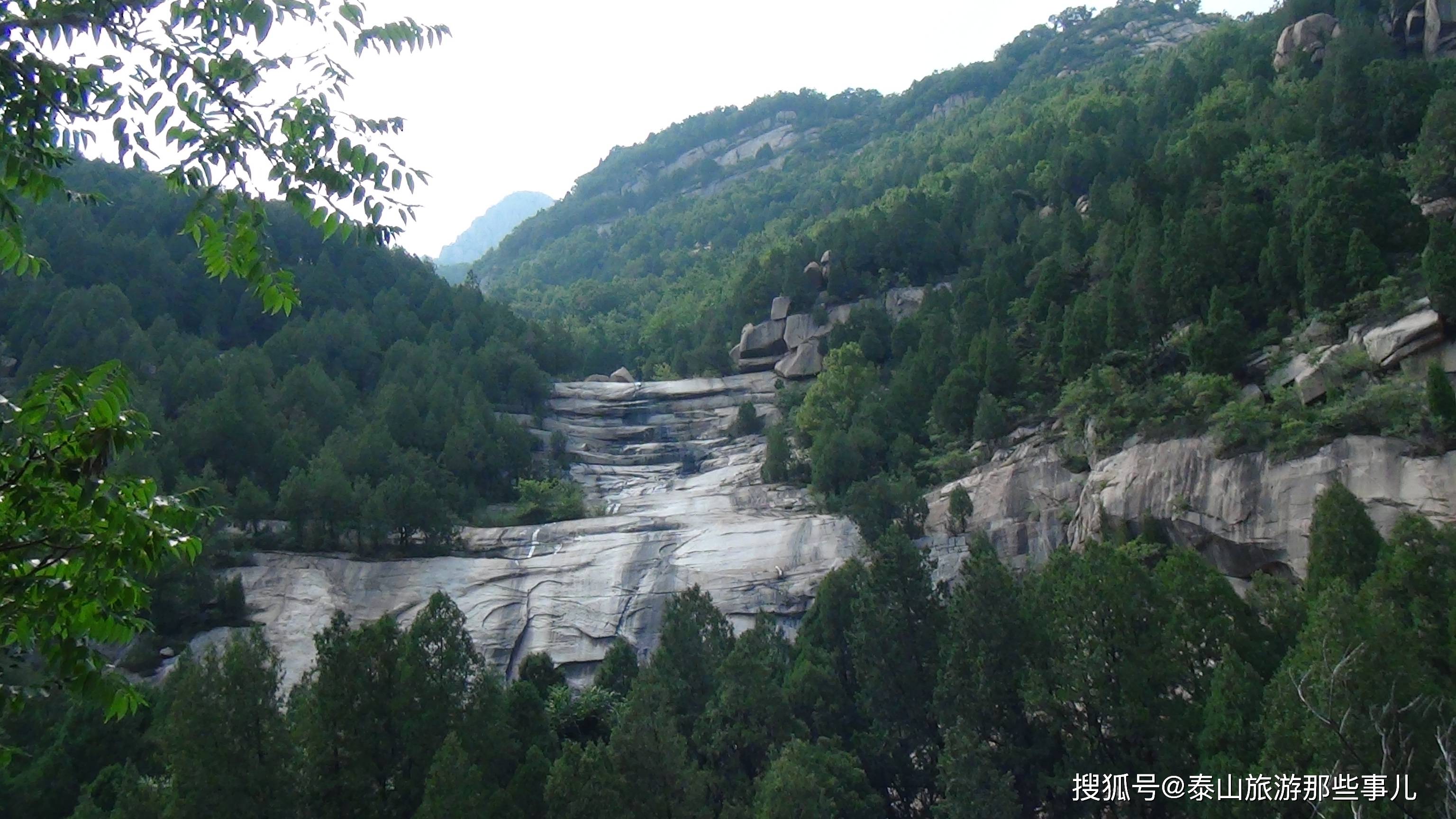 西百丈崖重峦叠嶂