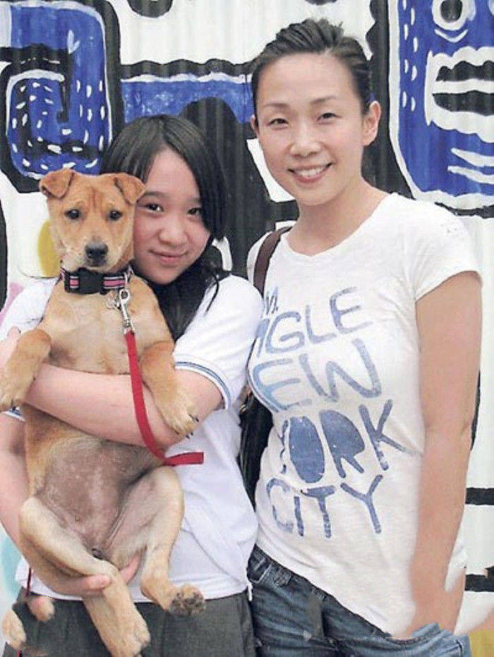 原创林忆莲20岁女儿近照,身材发福却很是自信,跟妈妈一样漂亮