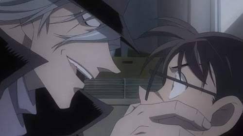 原创柯南第一集,为什么琴酒要多此一举给他灌药,而不是直接杀了他?