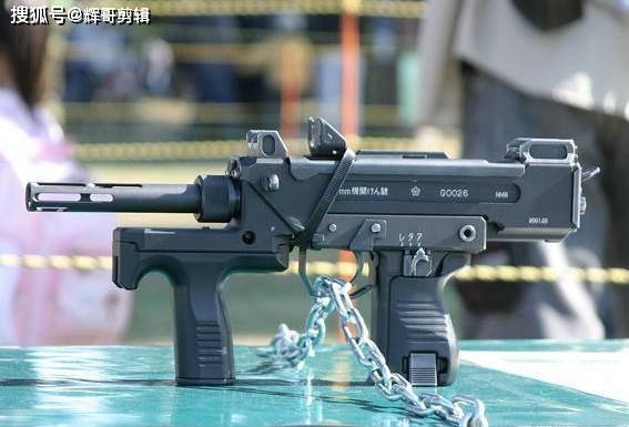 日本单兵装备—爱慕娜因冲锋枪