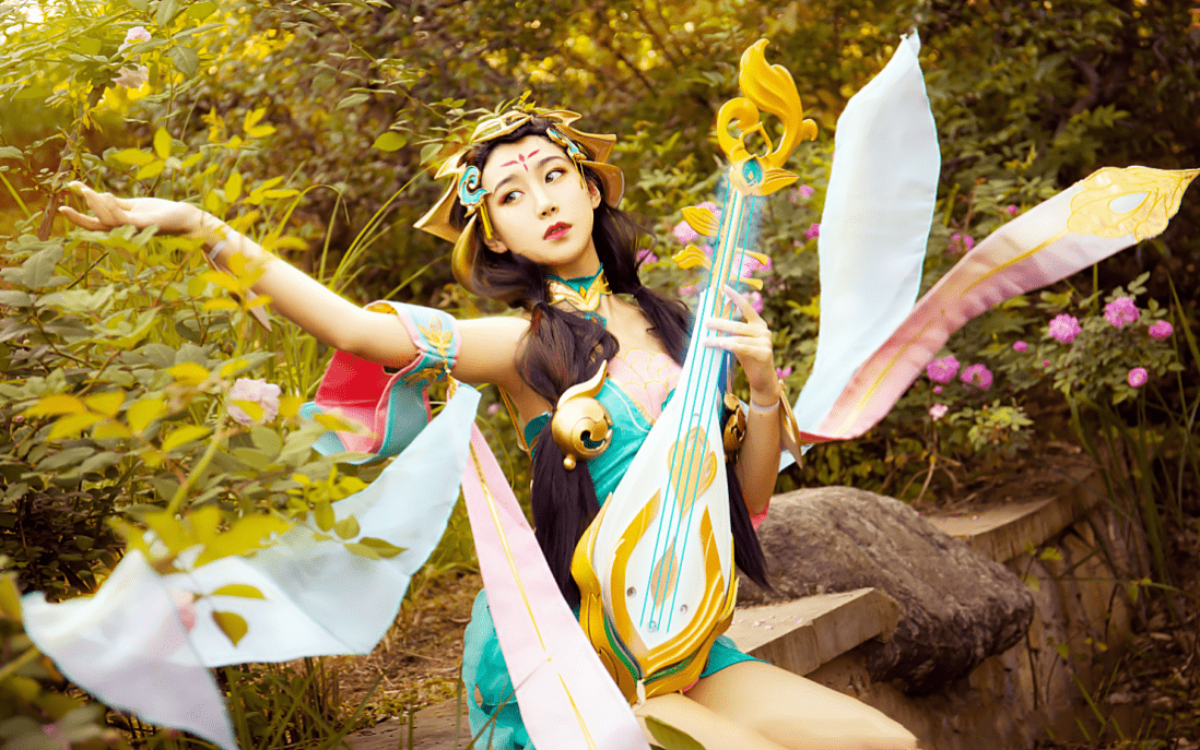 王者荣耀杨玉环cos,快来喂她吃荔枝