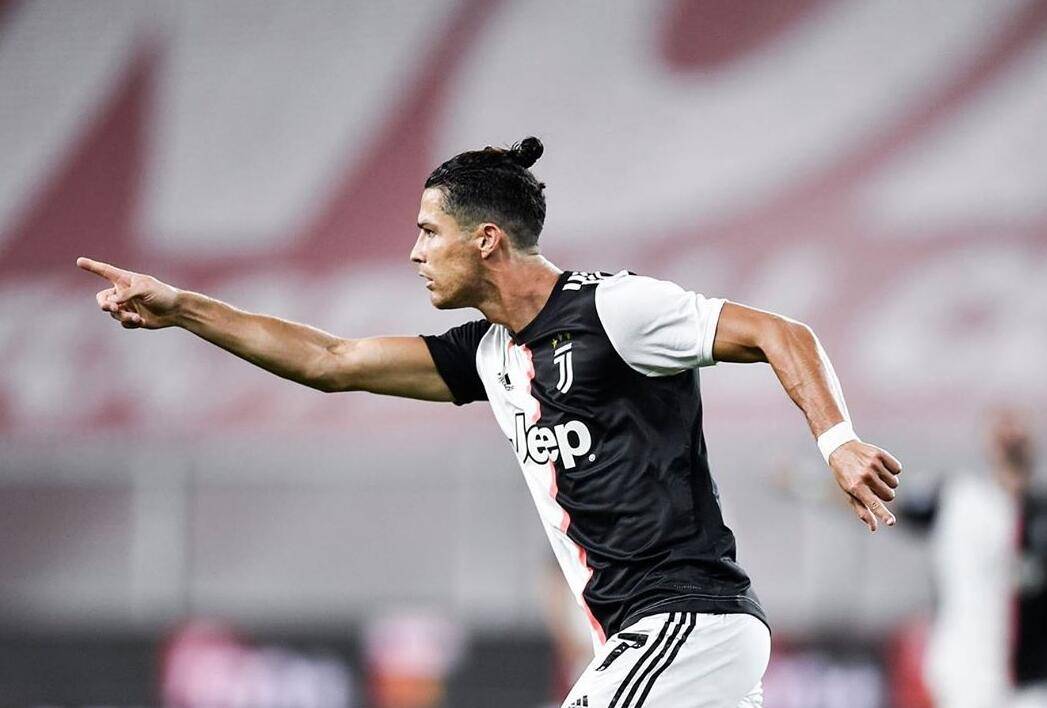 原创打消质疑!c罗接连2脚尝试后打入逆天神仙球,进球后做法获赞