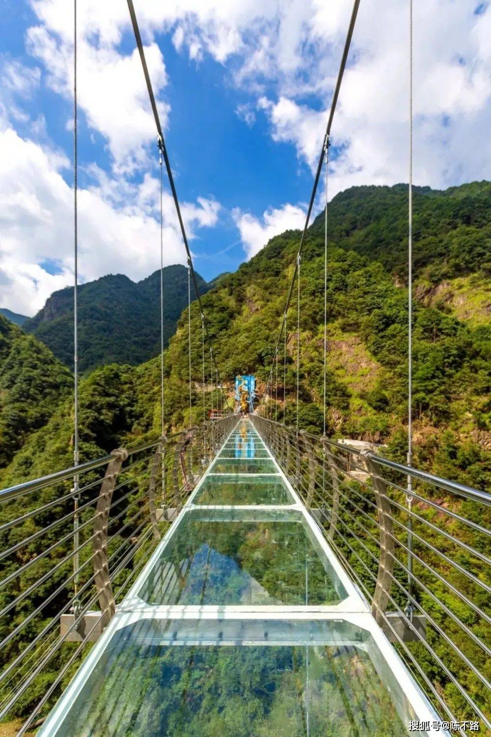 寧波·青雲峽漂流給大家推薦一個清涼好避暑的地兒~~~廢話不多說,不