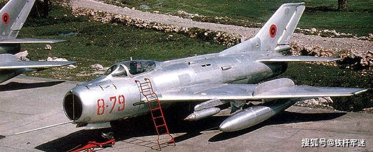 歼-6是中国根据前苏联米格-19仿制和发展的制空战斗机,1958年初开始