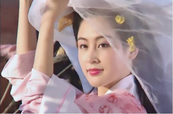 "内陆第一美人"陈红 挤走倪萍成为正宫,如今竟老成这幅模样