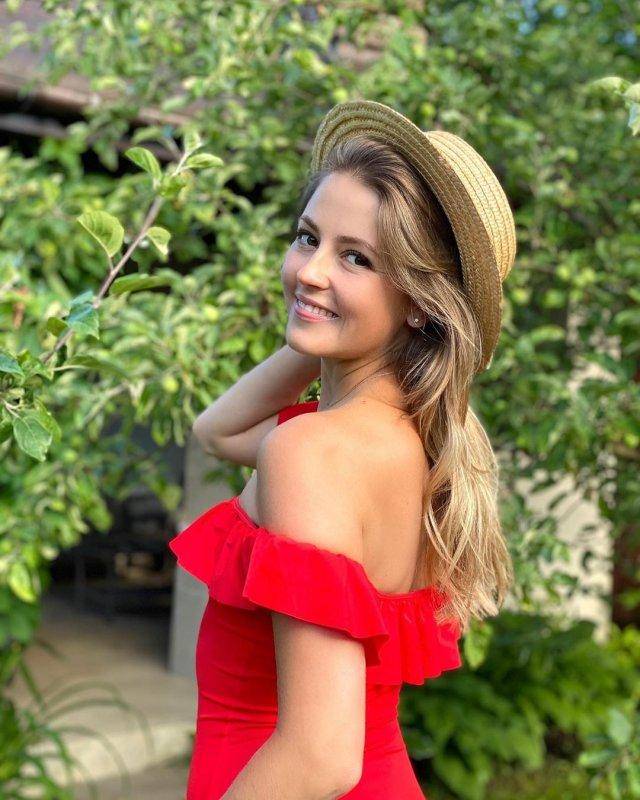 原创俄罗斯最美女星,原来是她:安娜·米哈伊洛夫斯卡娅!