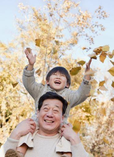 "你没儿子!将来都是我的",5岁外孙口无遮拦,戳痛姥爷的心