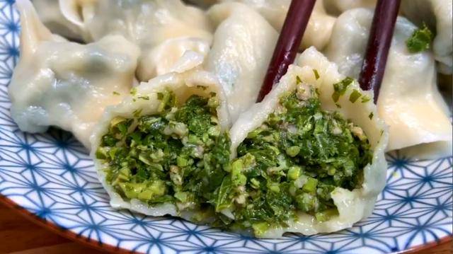 夏天,用它包饺子,比韭菜茴香鲜,不花1分钱,我家一周吃3次,香_香椿