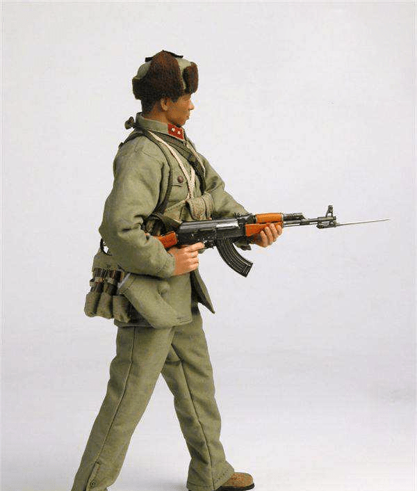 中印1962年之战56式武器大放异彩战士反映问题减重