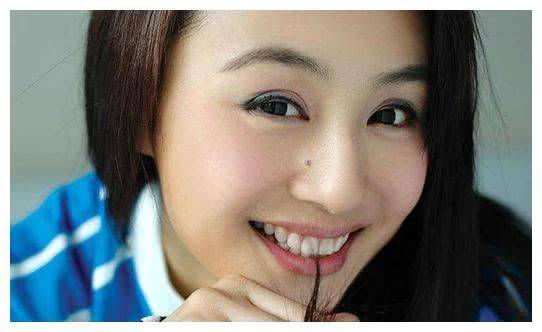 八位脸上有痣的女明星杨丞琳最明显唐嫣的很难看出来