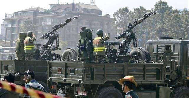 尼泊尔军方:飞行员视作俘虏不会送还!