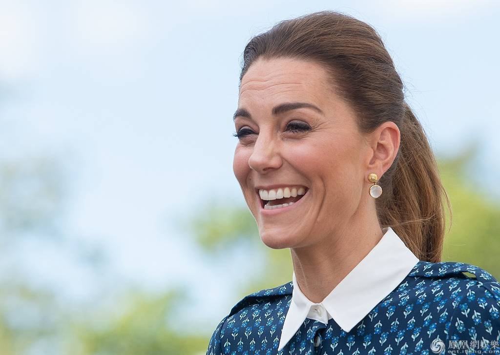 英国诺福克,威廉王子(prince william)与凯特王妃(kate middleton)为