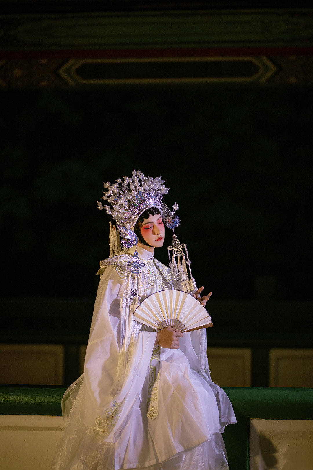 小哥哥戏曲风格汉服写真,芳华无限哀怨婉转,莫不是蝶衣再世