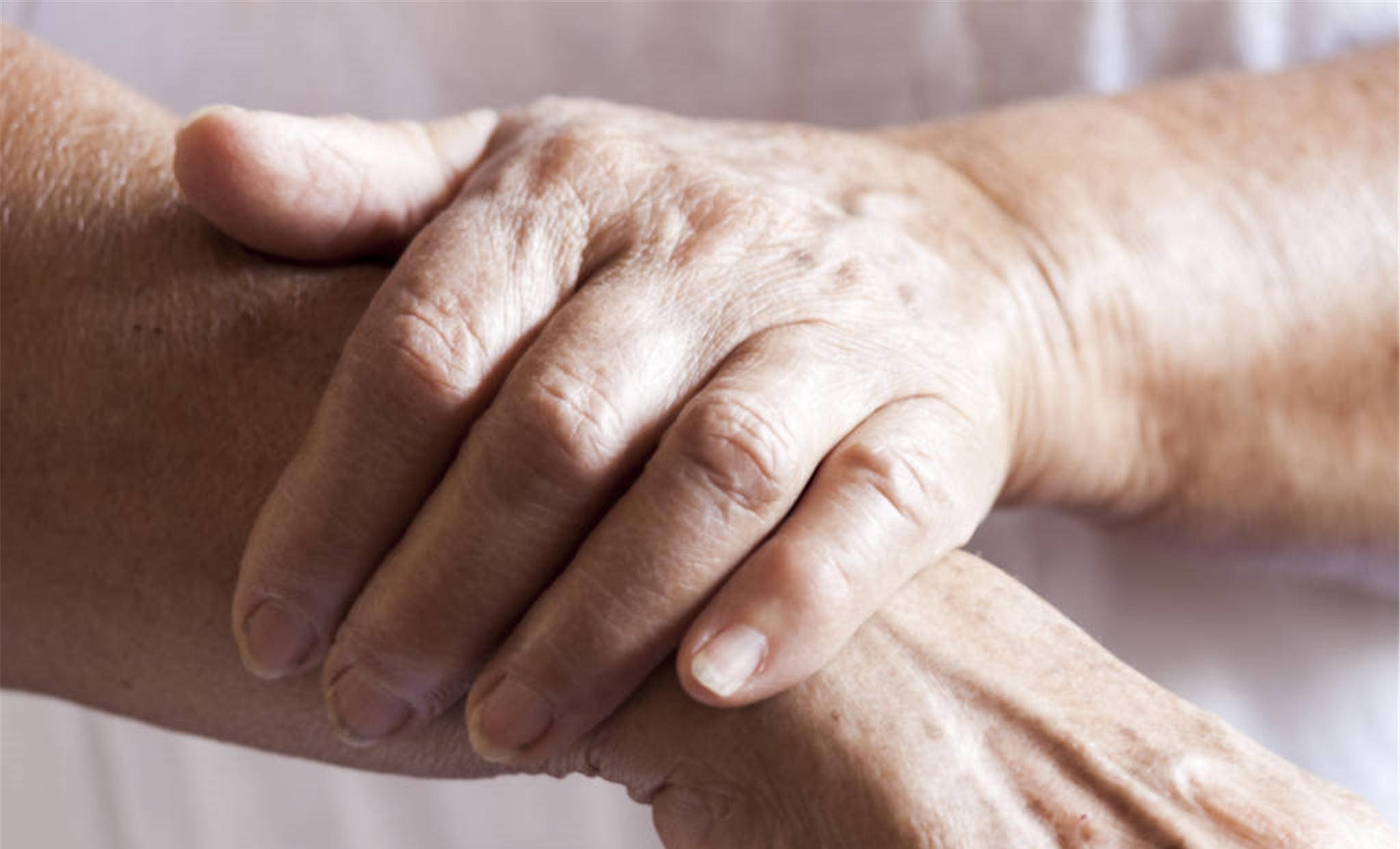 原创经常手麻,动不了?多半是五种病找上门,看完后,麻烦正确对待