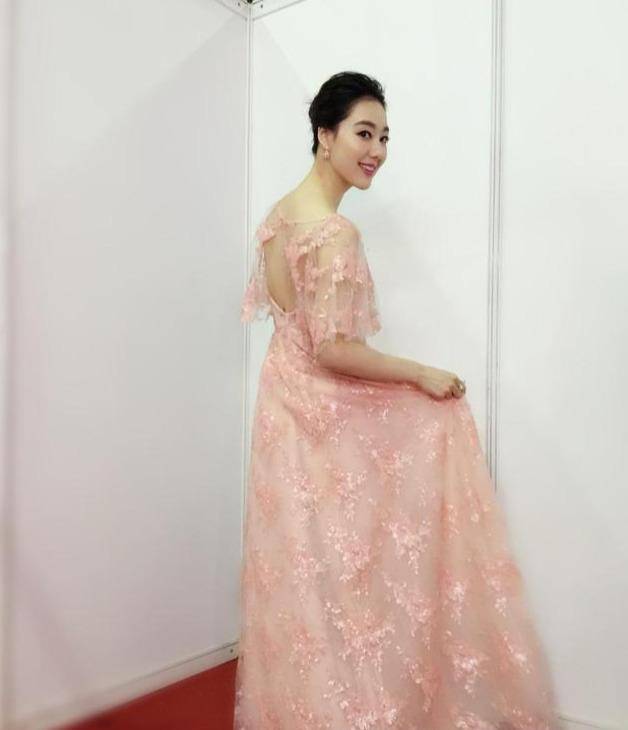 与李咏搭档央视主持人走红的王冠被辞退后回原单位失去人气