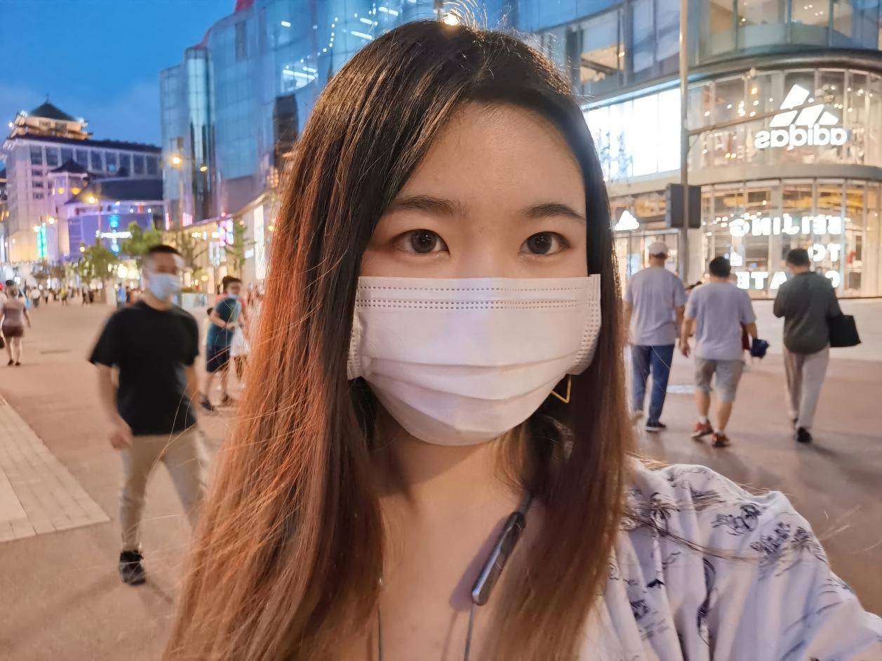 原创华为p40系列自拍功能有多给力?小姐姐表示:拿iphone11也不换