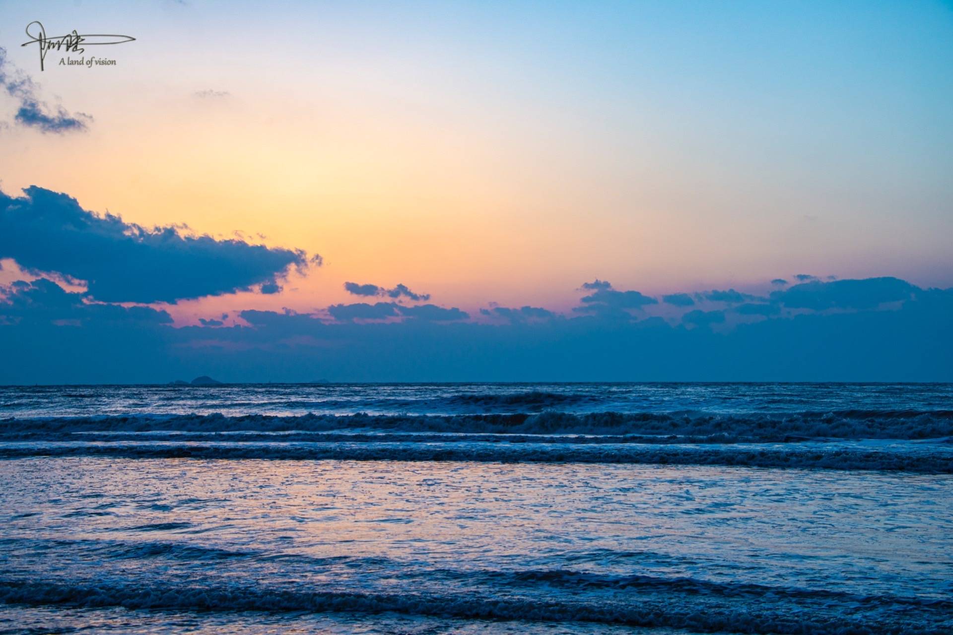 清晨的海边,总有着摄影师舍不得错过的好风光