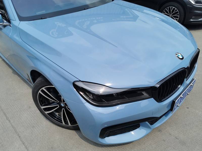 广州宝马7系车身改色瓷器蓝车身外观酷炫高端