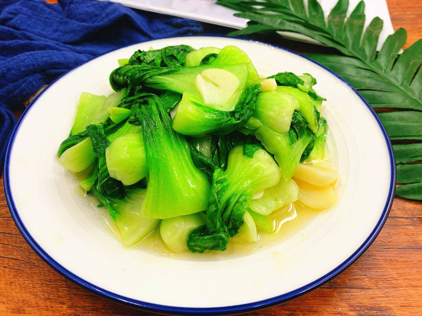 不管炒什么青菜牢记这3点保证青菜脆绿不出水比酒店更好吃