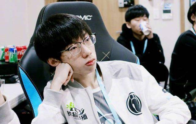 原创ig热搜预定?"那个蓝人"时隔8月重回首发,ning却传来1个坏消息