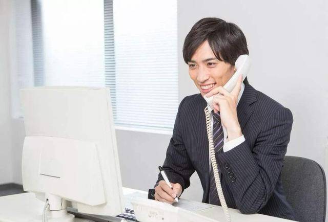 日本压抑的职场文化:在家办公也要穿上西装,规矩整齐_员工