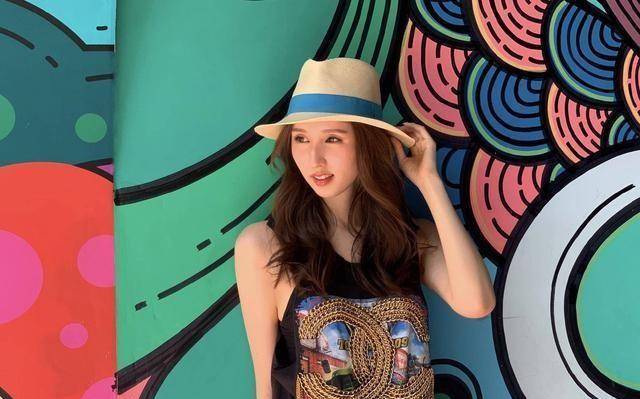 前tvb小花何傲儿改名何天儿,内地收百万拍广告,网友:认不出_林建名