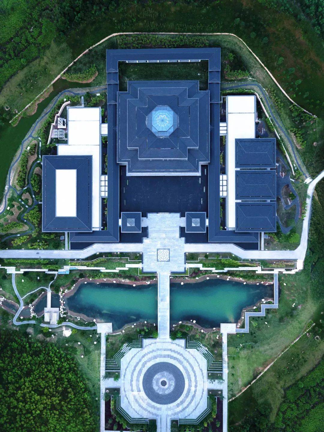 何镜堂院士作品:惠能纪念堂|现代语境下禅宗意境的物化演绎_建筑