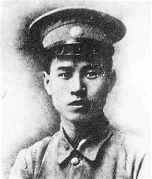 著名的黄埔三杰,除了蒋先云和陈赓,还有一个为何很少被人提起?_贺衷寒