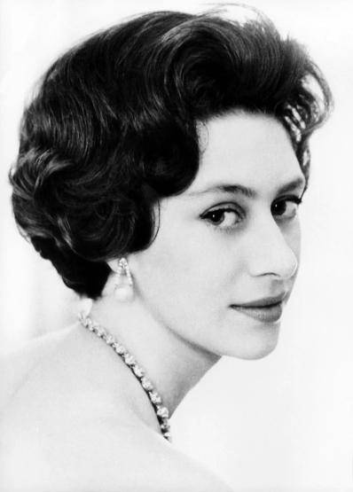 玛格丽特公主出生于1930年,比姐姐,也就是现在的英国女王伊丽莎白二世