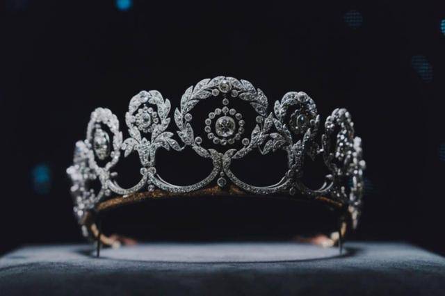 盘点六大精美王冠,极致奢华,勾起每一个女人关于公主的梦想!