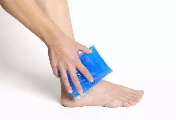 骨科大夫教您受伤后冰敷与热敷如何选?区别在哪里?