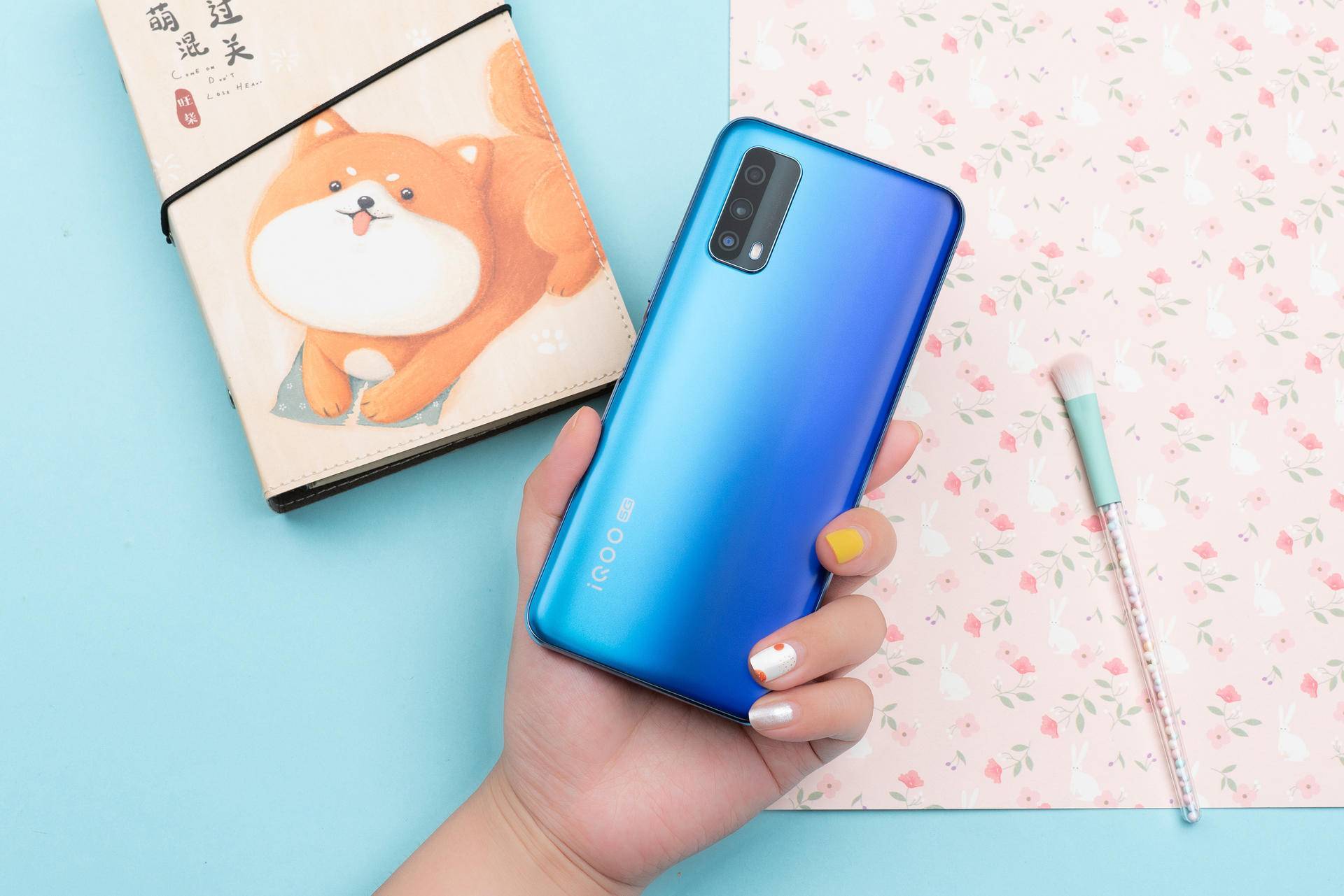 iqooz1x海蔚蓝美图赏析一款拥有强劲续航的5g流畅先锋