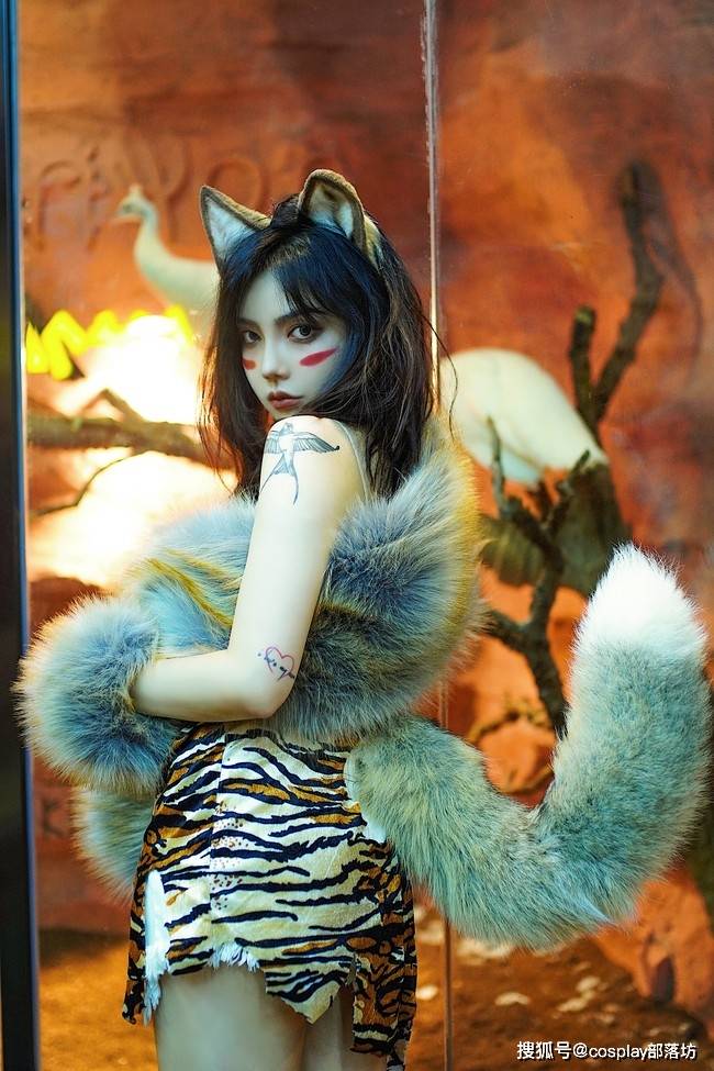 cos疯狂动物城豹女小姐姐