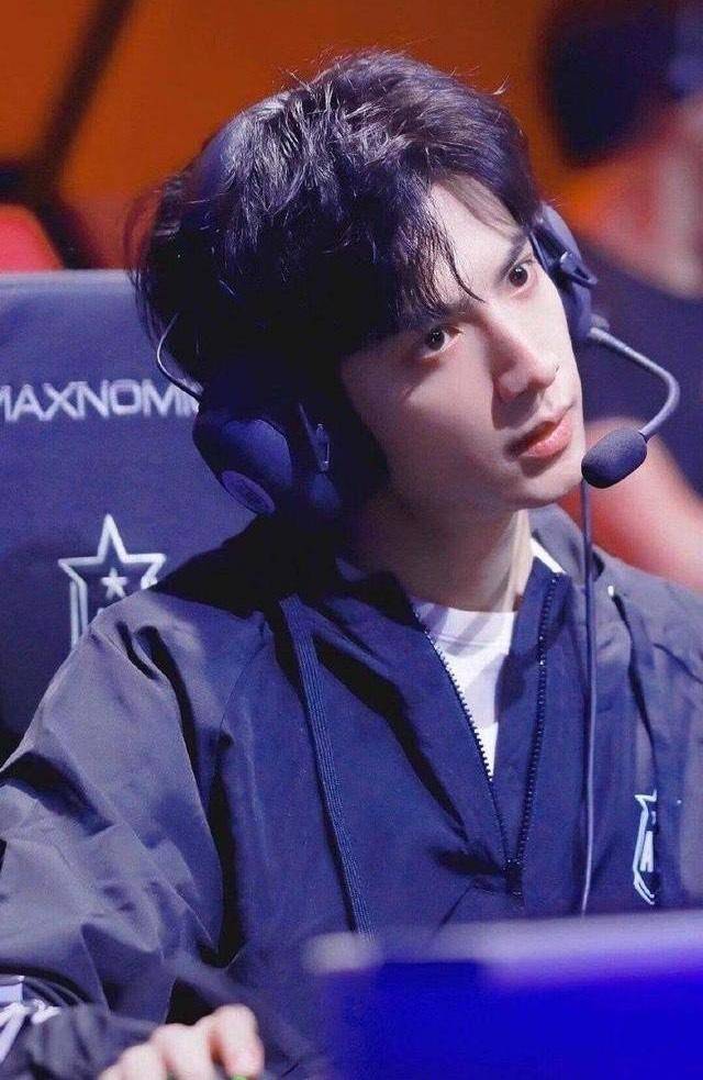 原创男星电竞时刻,谁满足了你对电竞男主的想象?