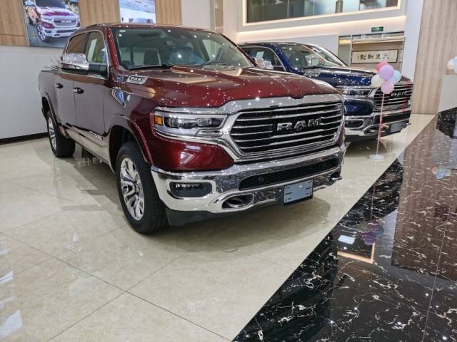 皮卡界的劳斯莱斯2020款道奇公羊1500长角号天津港经销商促销中_手机