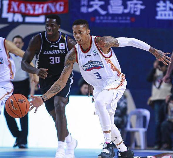 nba的弃子,在cba疯狂砍下74分!中国篮球的脸都被打肿