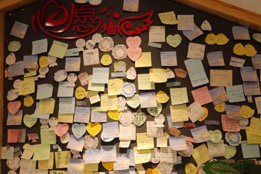 这个西点学员开店,将烘焙与饮品融合在书店里