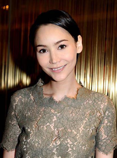 40岁女神承认已有新恋情,离婚6年走出阴霾,坦言很开心_阿曼达·斯特朗