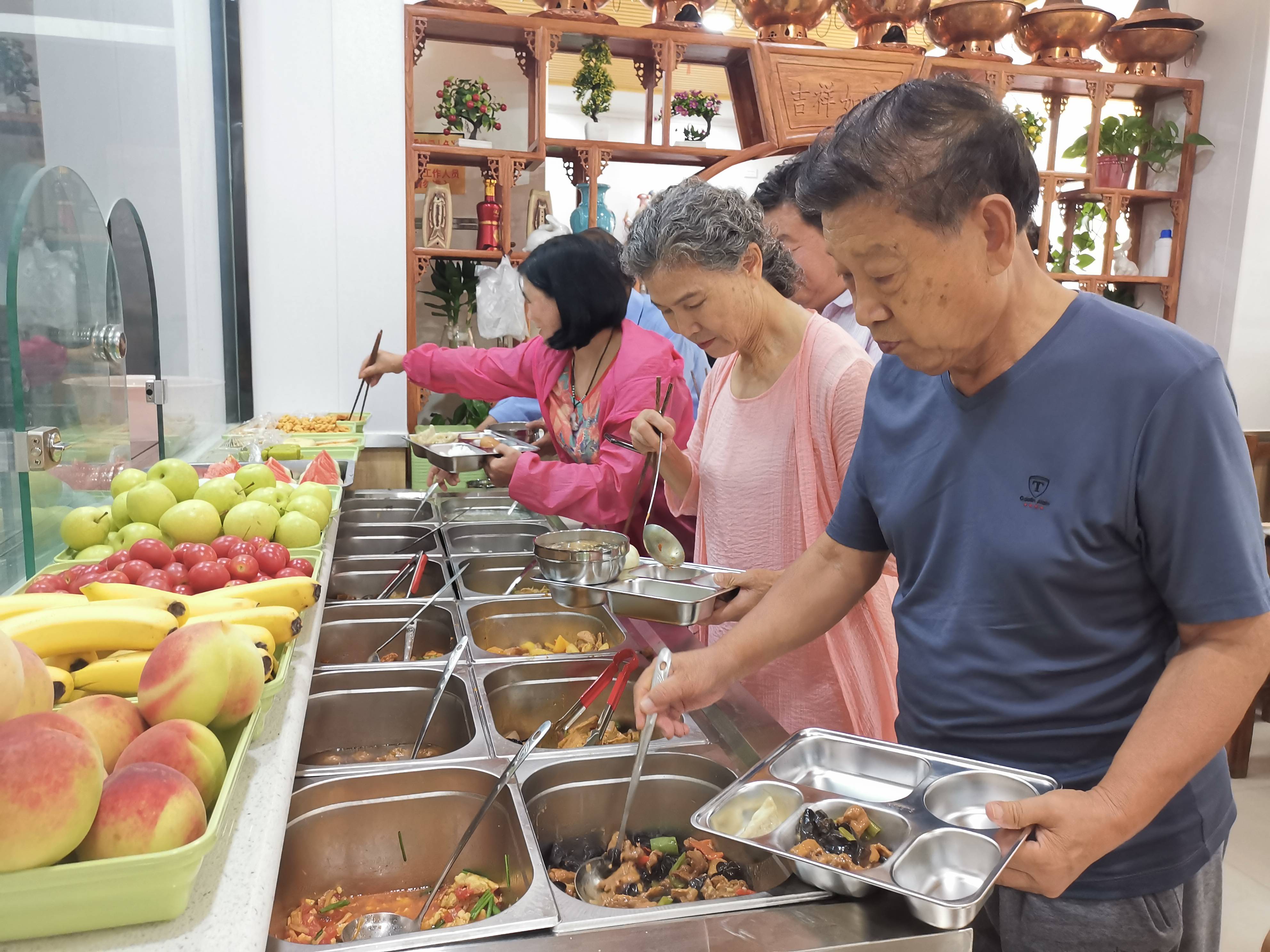 焦作山阳亿祥爱心老年人助餐中心今日开启 八元钱丰盛午餐随心吃