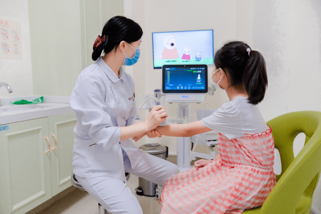 米诺娃儿童生长发育专科门诊开诊,华西专家坐镇支招