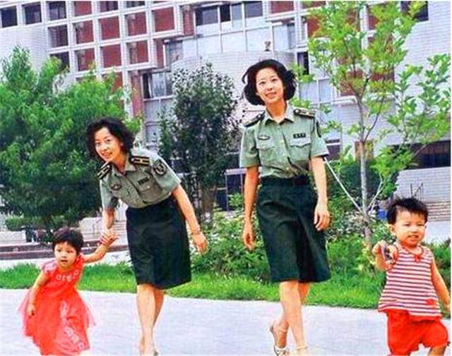结论 张薇薇,张莉莉姐妹两在军队中的表现,很好的展现了我国军人的