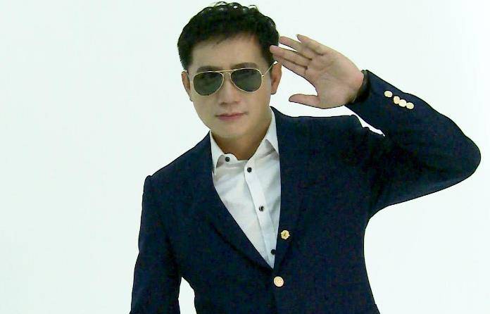 同演《外来媳妇本地郎》走红,如今有人成董事长,而他却因胃癌去世_郭