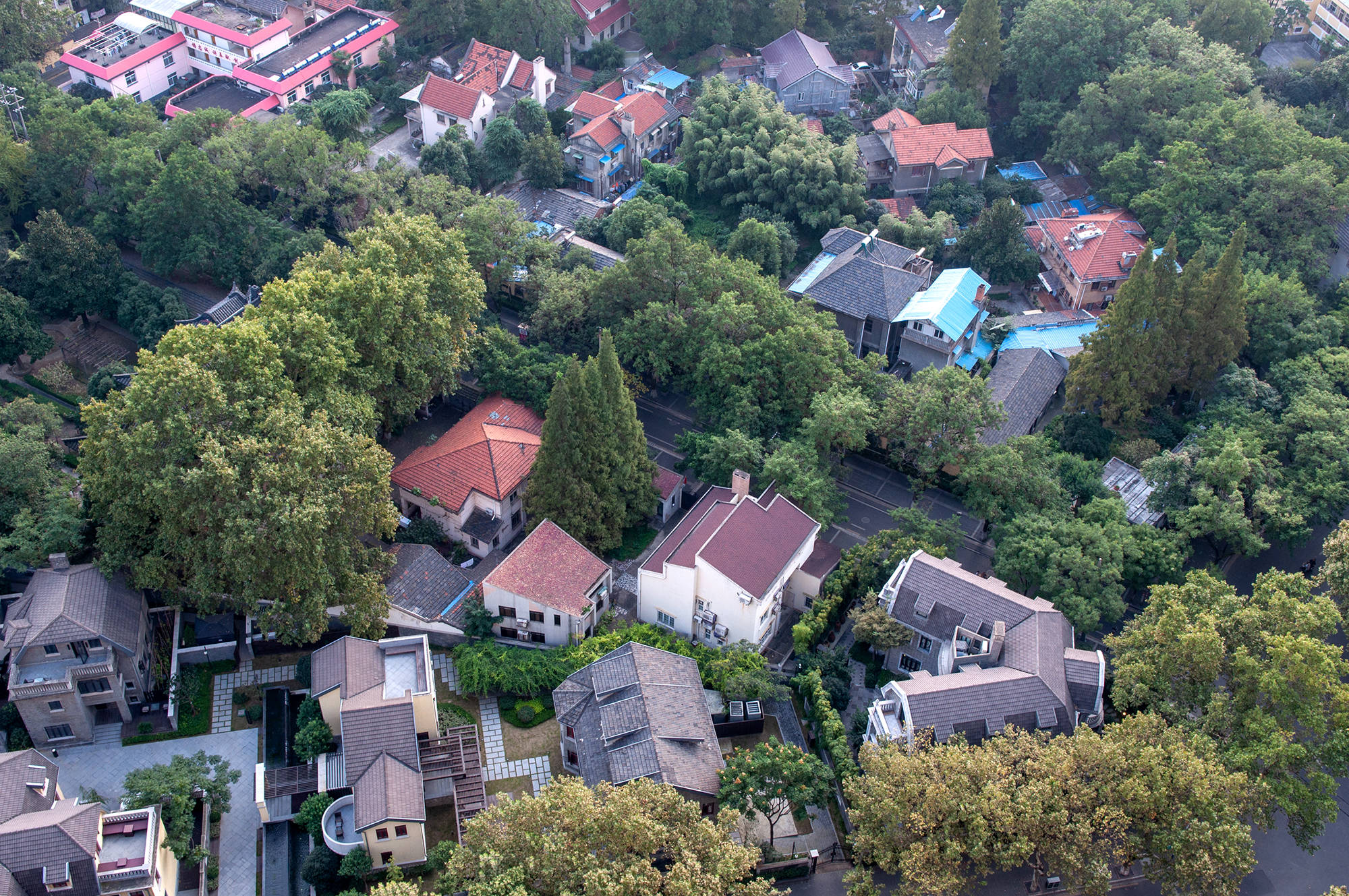 颐和路公馆区素有"民国建筑博物馆"的美誉,从走进这里后就会发现,在